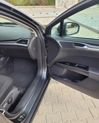 Ford Mondeo cena 44900 przebieg: 222800, rok produkcji 2016 z Swarzędz małe 254
